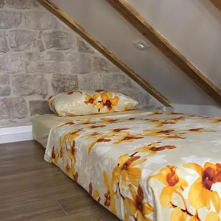 Iv Apartman