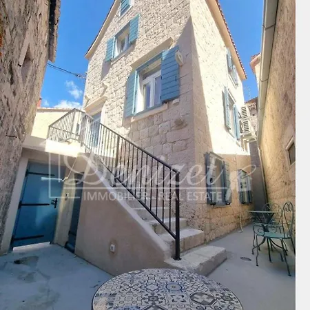 Iv Trogir