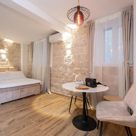 Apartment Iv