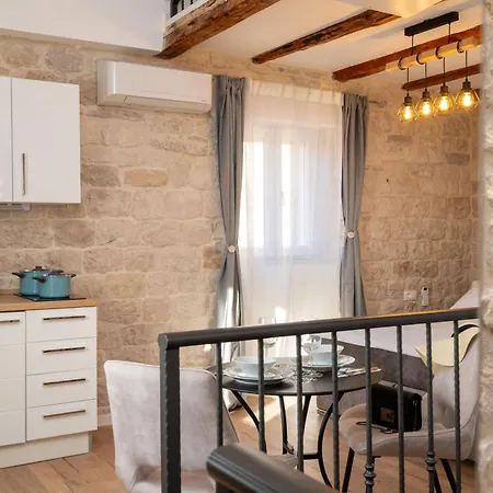Apartman Iv *