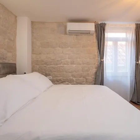 Iv Trogir