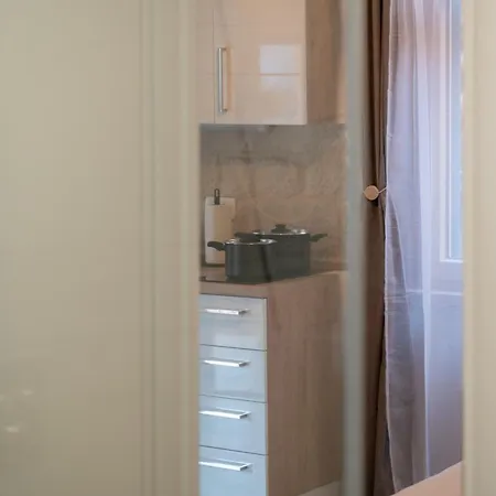 Apartment Iv