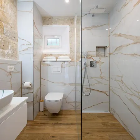 Iv Apartment Trogir
