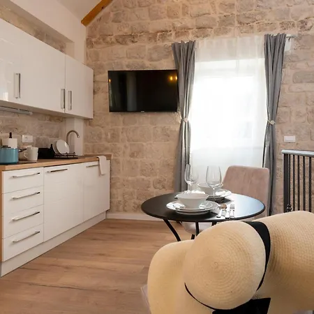 Iv * Trogir