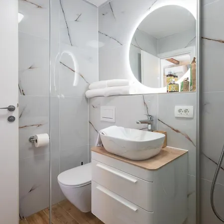 Apartment Iv