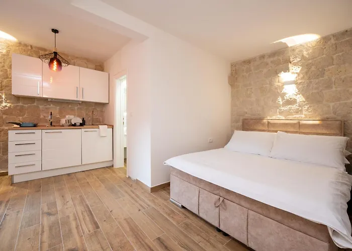 Apartment Iv *